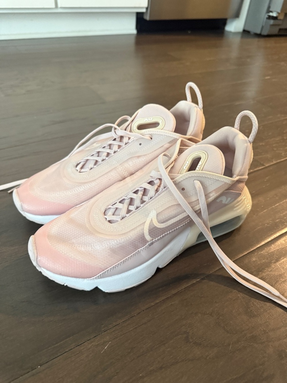 LIKE NEW Nike Air Max 2090 Pastel Pink & White Sneakers